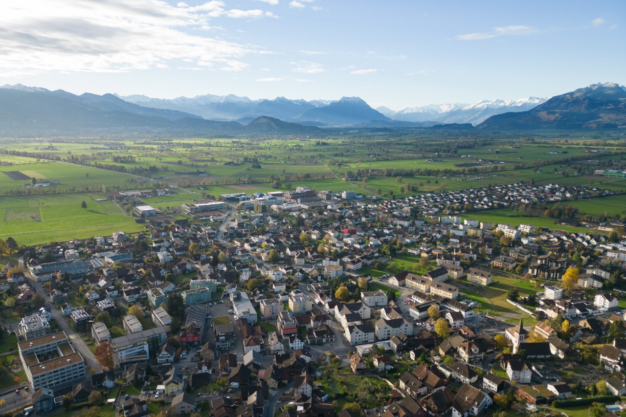 Rheintal mit Balgach im Vordergrund