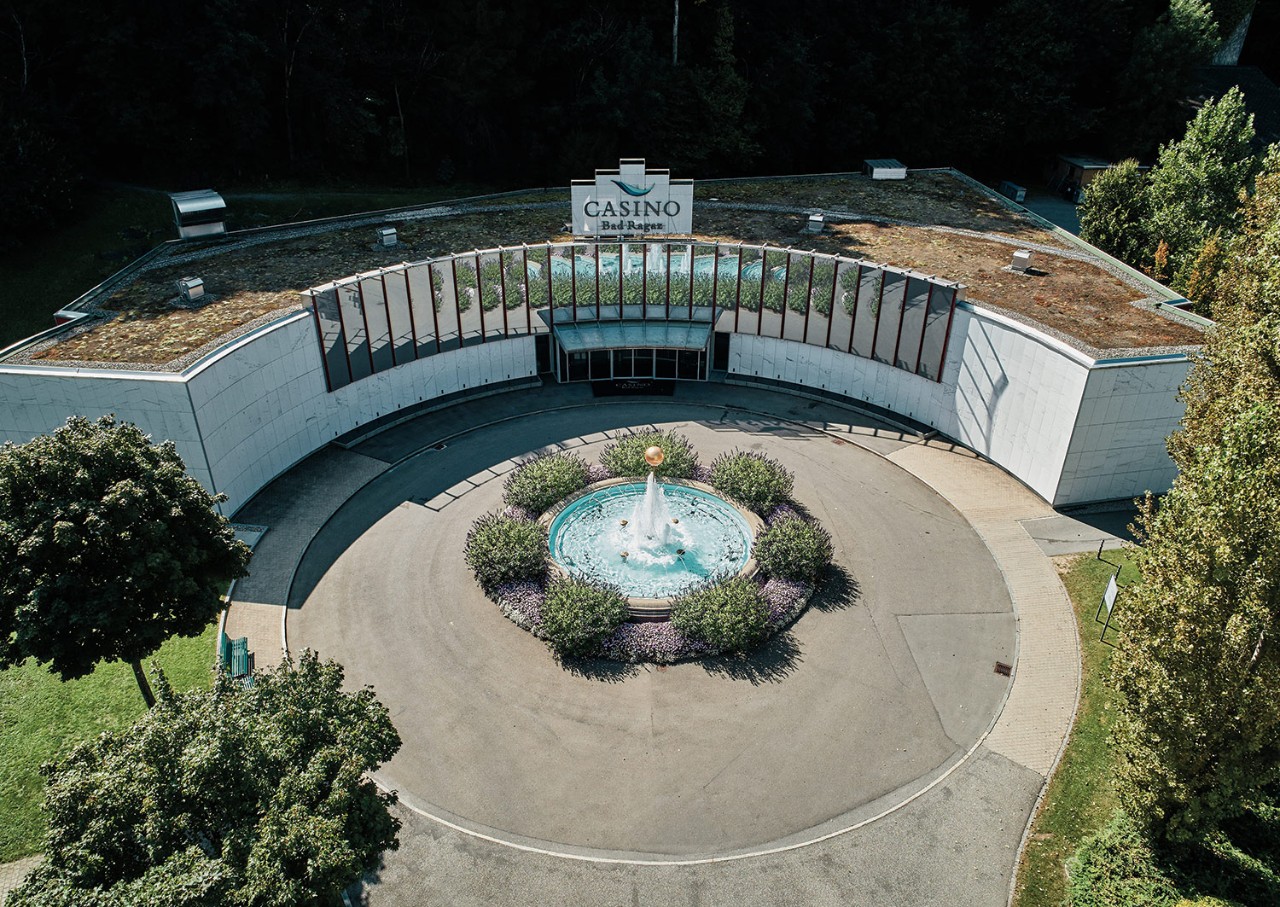 Der II. Nachtrag zum Tourismusgesetz führt dazu, dass die Kursaalabgabe des B-Casinos Bad Ragaz vollumfänglich der Tourismusrechnung gutgeschrieben wird. Das trägt wesentlich dazu bei, die Tourismusförderung auf eine solide finanzielle Basis zu stellen.