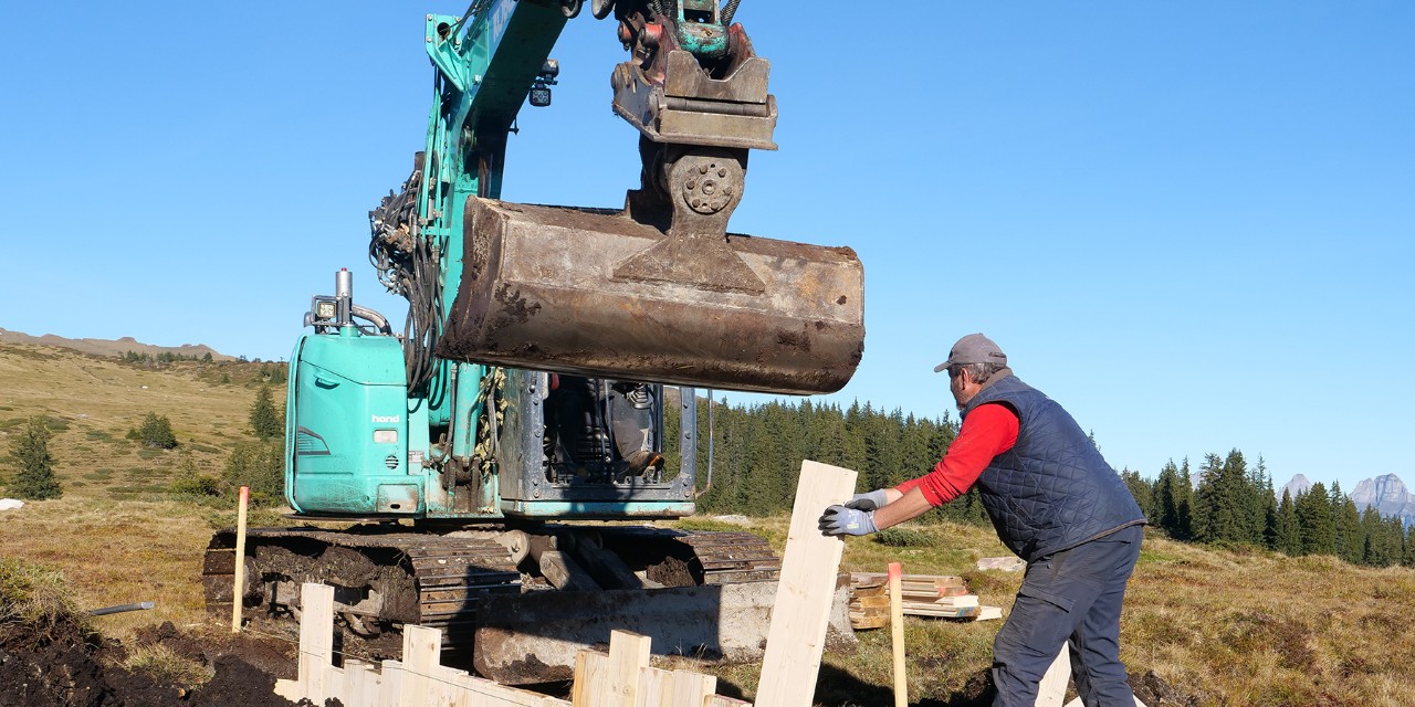 Auf der Alp Tamons oberhalb von Mels sanieren der Kanton St.Gallen, die Ortsgemeinde Sargans sowie die Gemeinde Mels eines der grössten und wertvollsten Moore des Kantons.